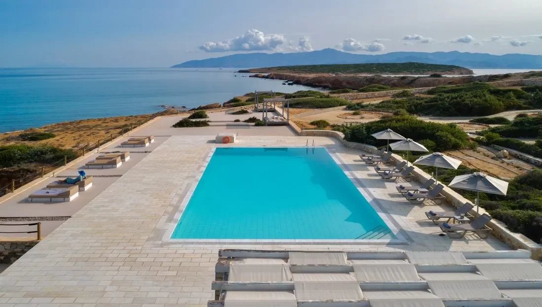  Paros Decentralized Administration of the Aegean