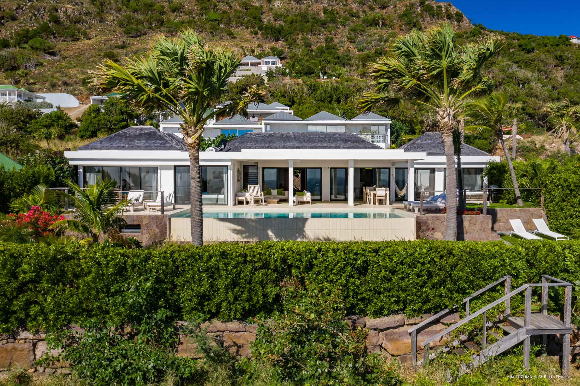 Villa Enzuma, BL Toiny 