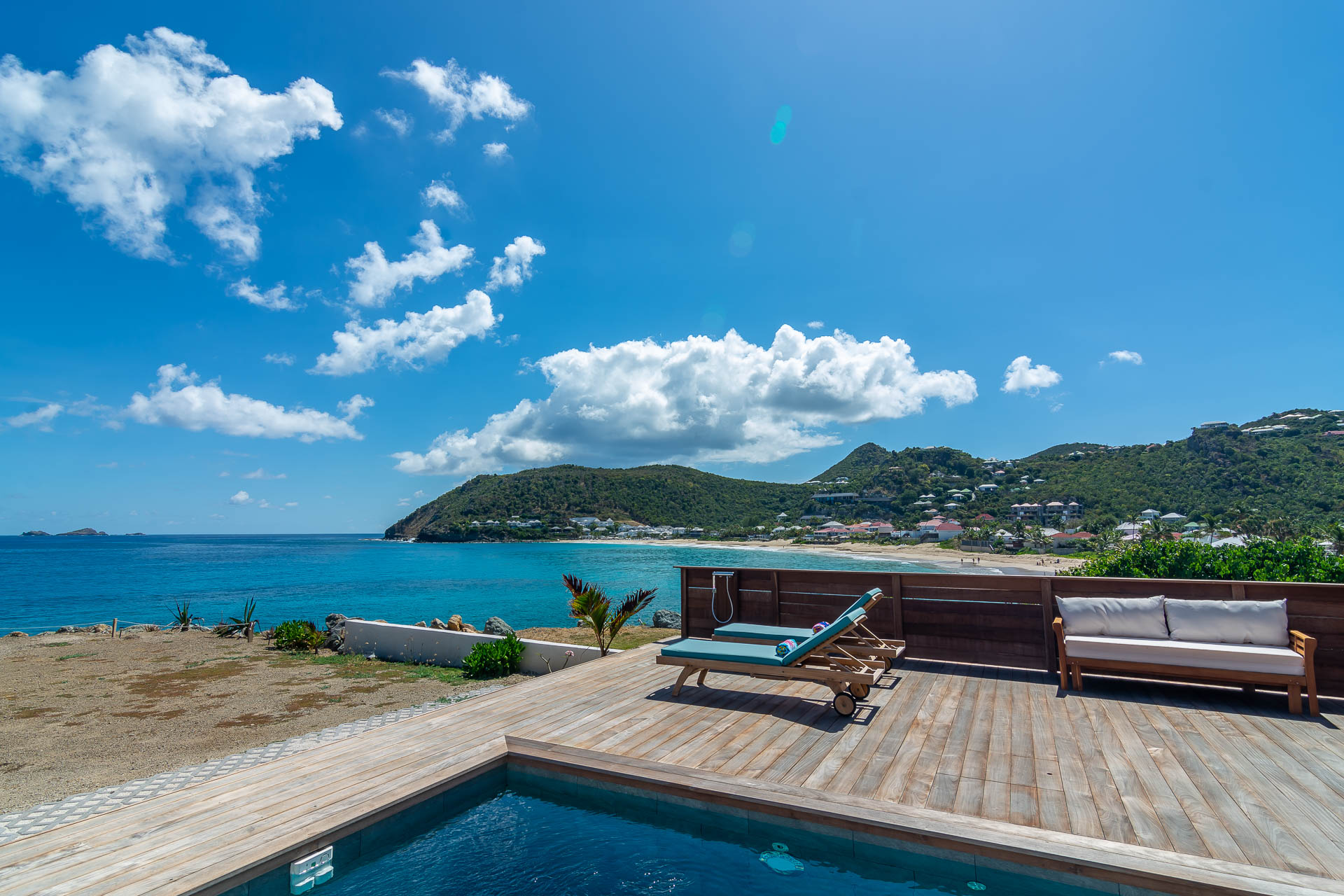 Villa On The Rock, BL Flamands 