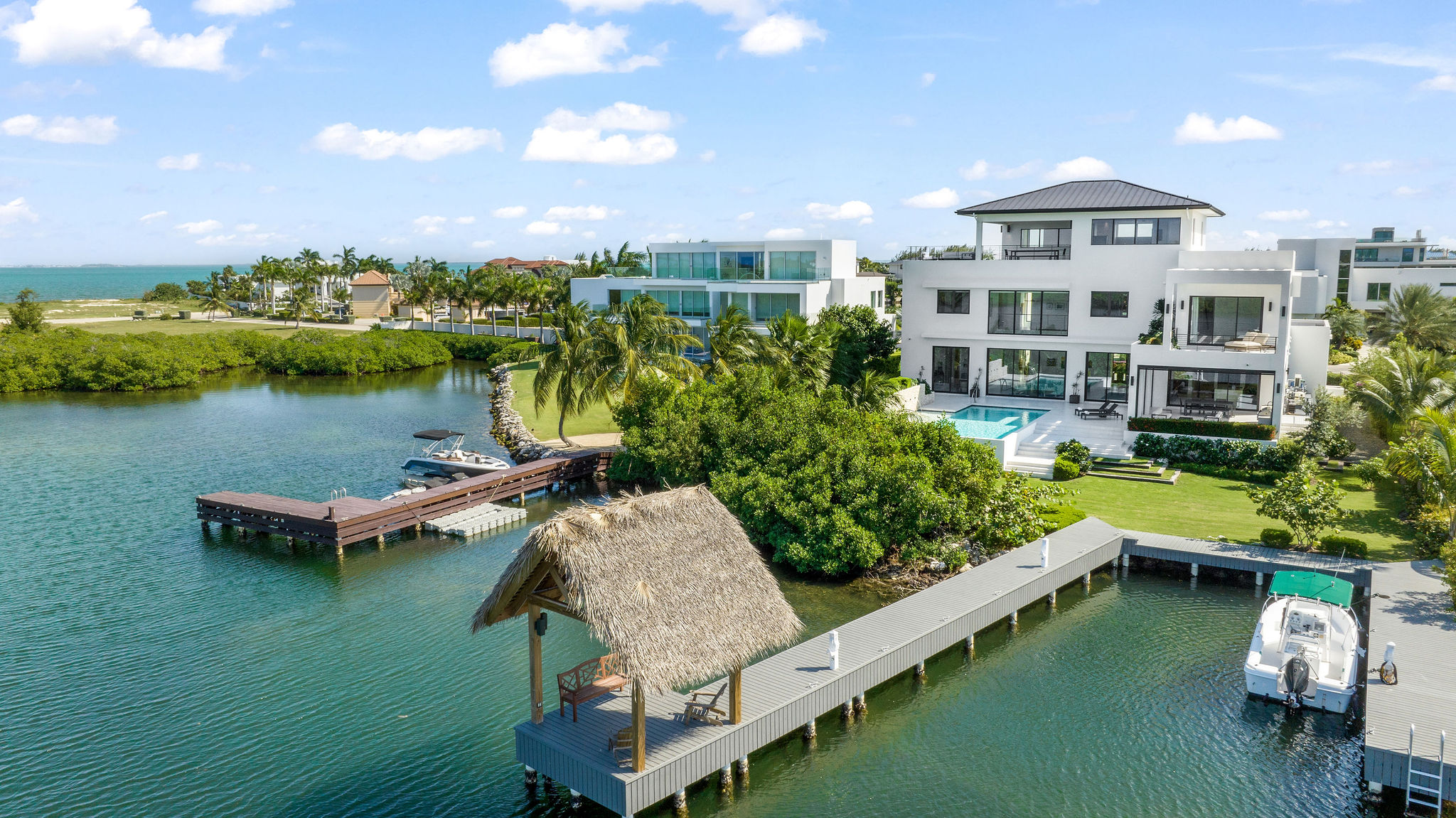 60 LALIQUE POINTE PENINSULA QUAY CRYSTAL HARBOUR HOME W Bay Bch North 