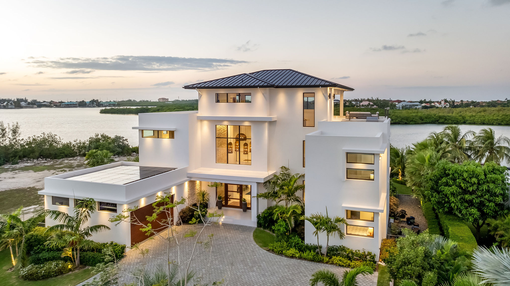 60 LALIQUE POINTE PENINSULA QUAY CRYSTAL HARBOUR HOME W Bay Bch North 