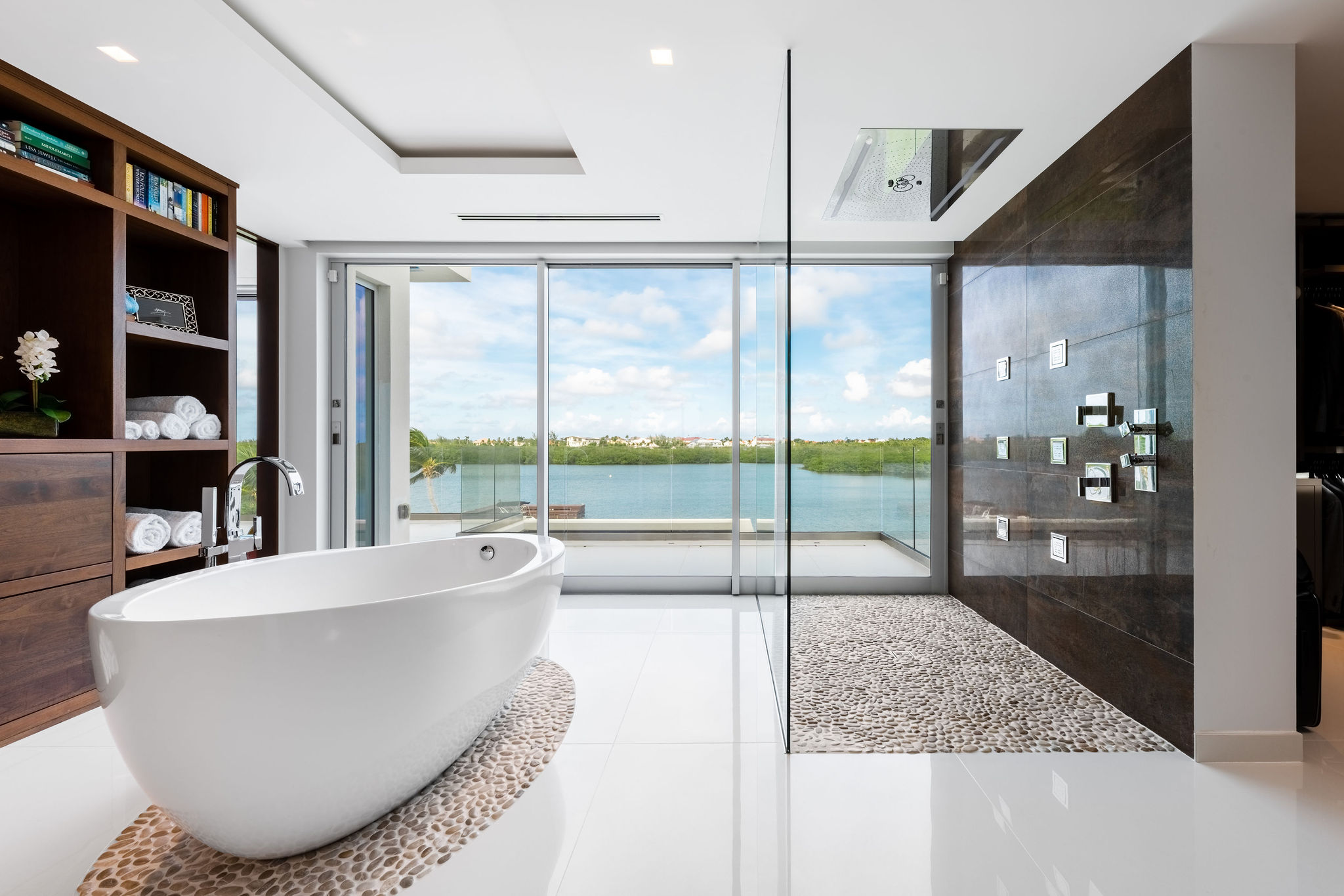 48 LALIQUE PENINSULA QUAY - A CRYSTAL HARBOUR MASTERPIECE W Bay Bch North 