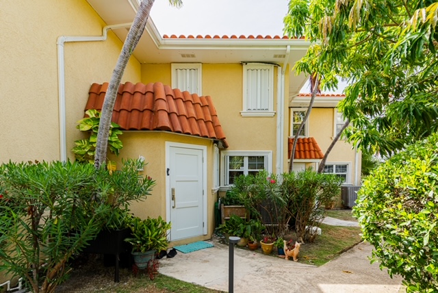 GOVERNORS HARBOUR WATERFRONT TOWNHOUSE W Bay Bch North 