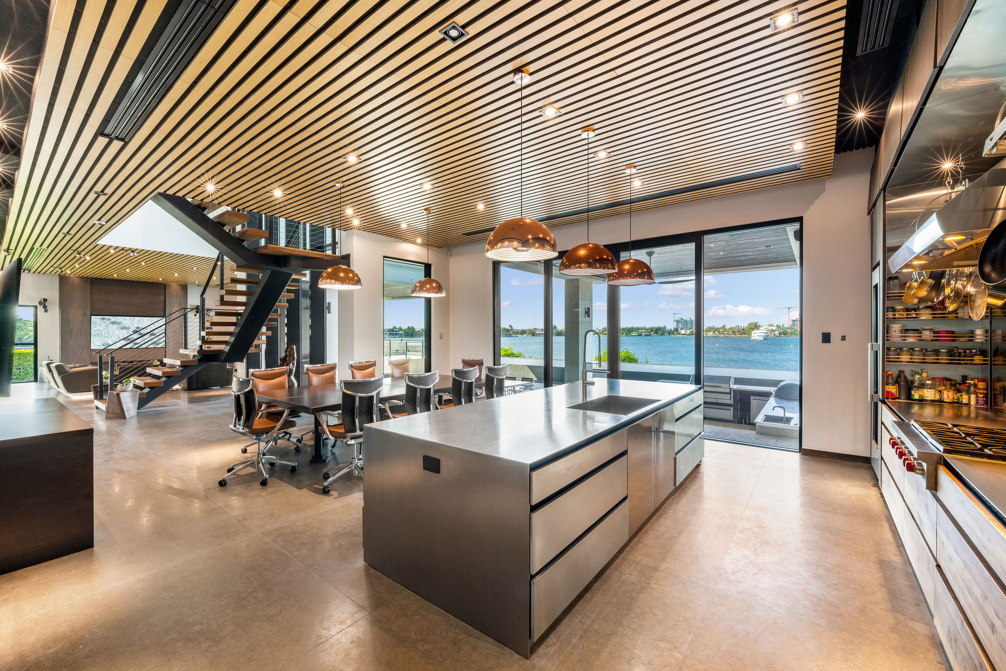 72 LALIQUE PENINSULA QUAY - SERENITY HOUSE IN CRYSTAL HARBOUR W Bay Bch North 