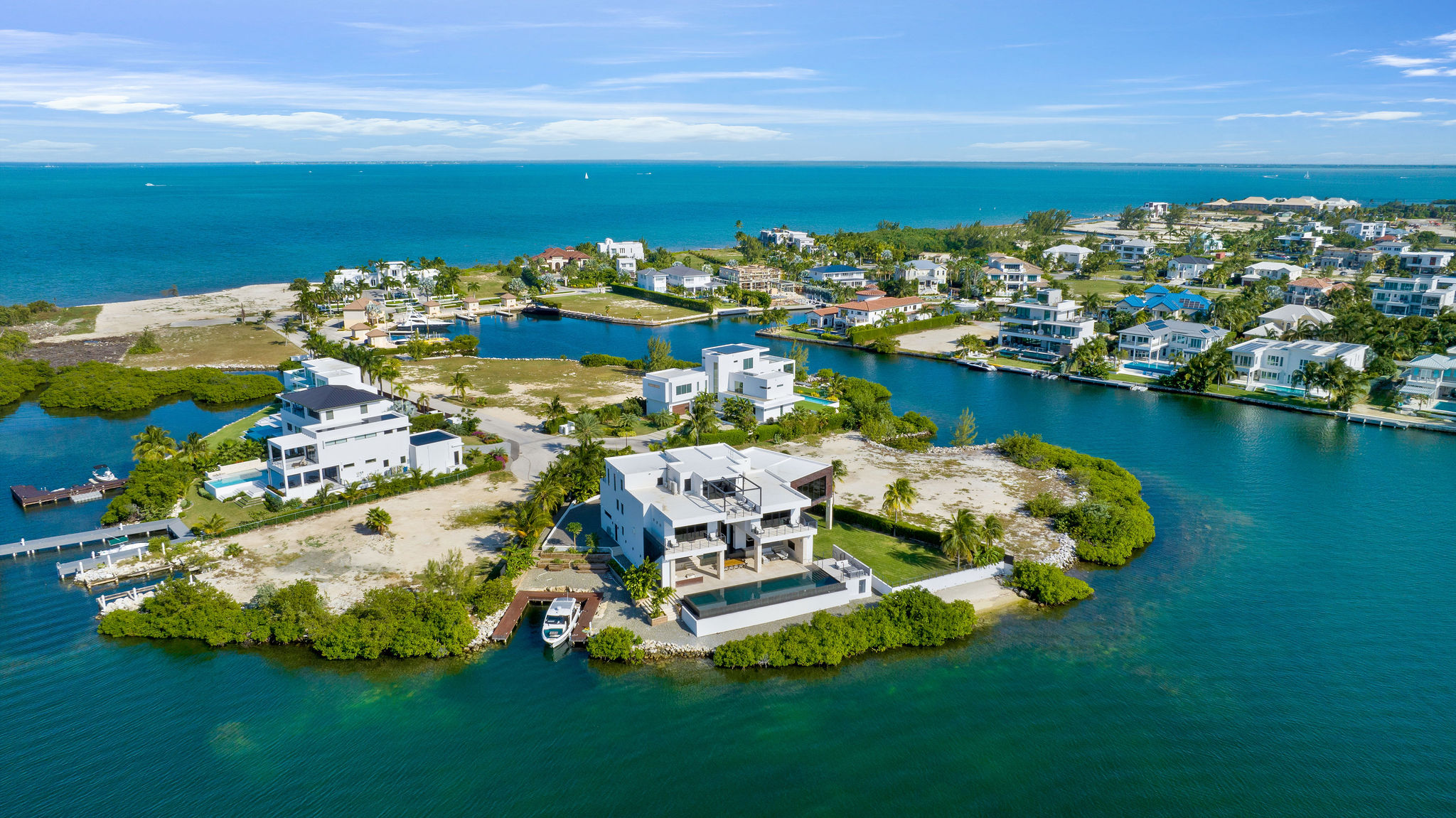 72 LALIQUE PENINSULA QUAY - SERENITY HOUSE IN CRYSTAL HARBOUR W Bay Bch North 