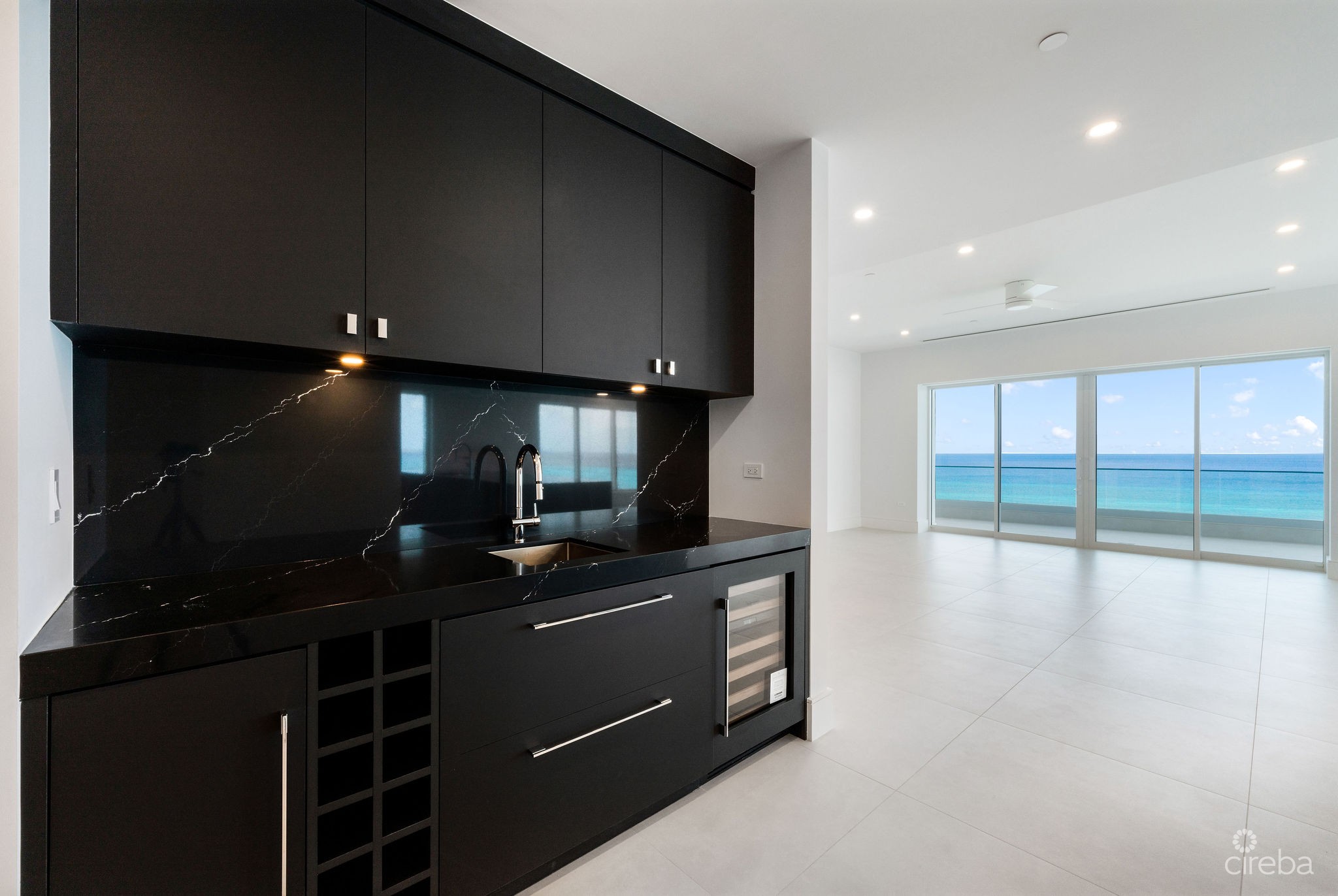 AQUA RESIDENCE 7 - LUXURY SEVEN MILE BEACH CONDO (FULLY FURNISHED) W Bay Bch South 