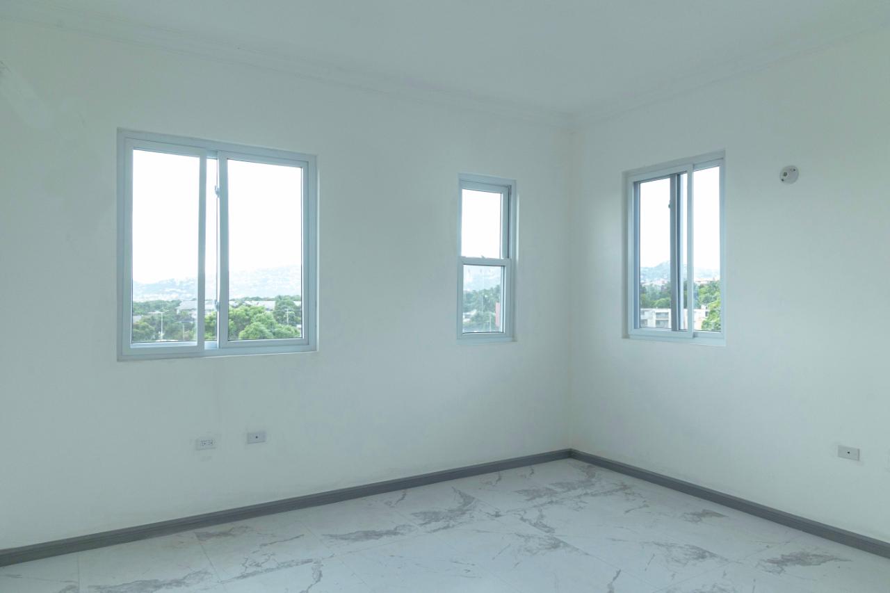 2 HIBISCUS DRIVE Kingston St. Andrew Parish