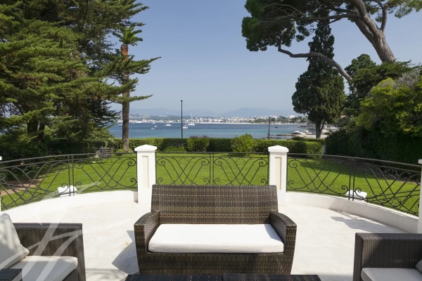  Antibes Provence-Alpes-CÃ´te d\'Azur