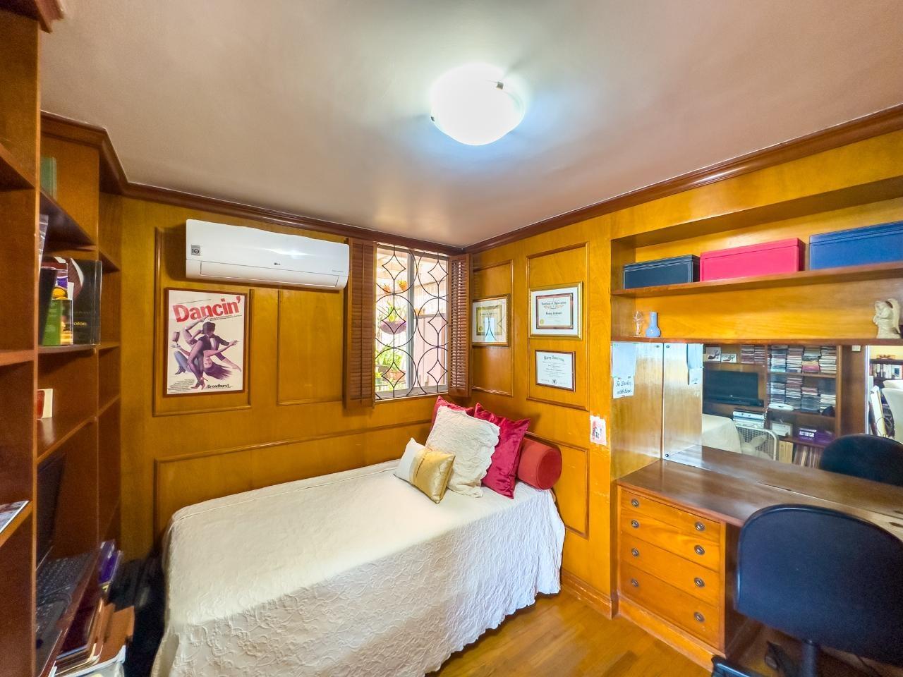 8 OCEAN BOULEVARD Kingston Kingston Parish