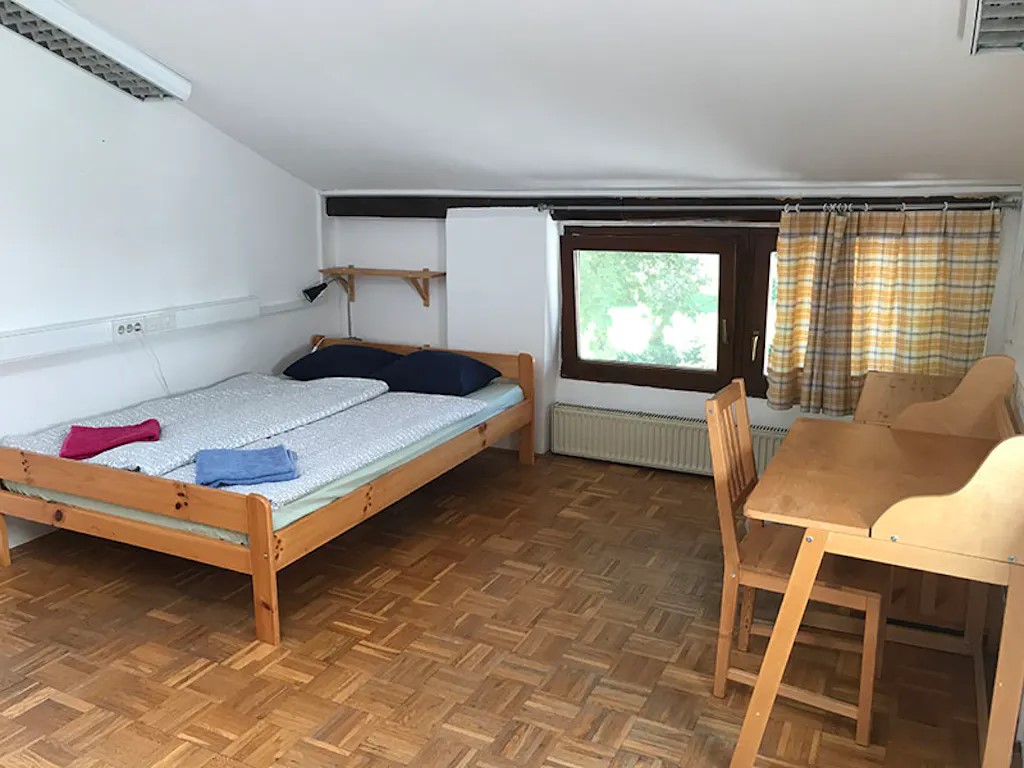Cesta na Brdo Rožnik District Ljubljana
