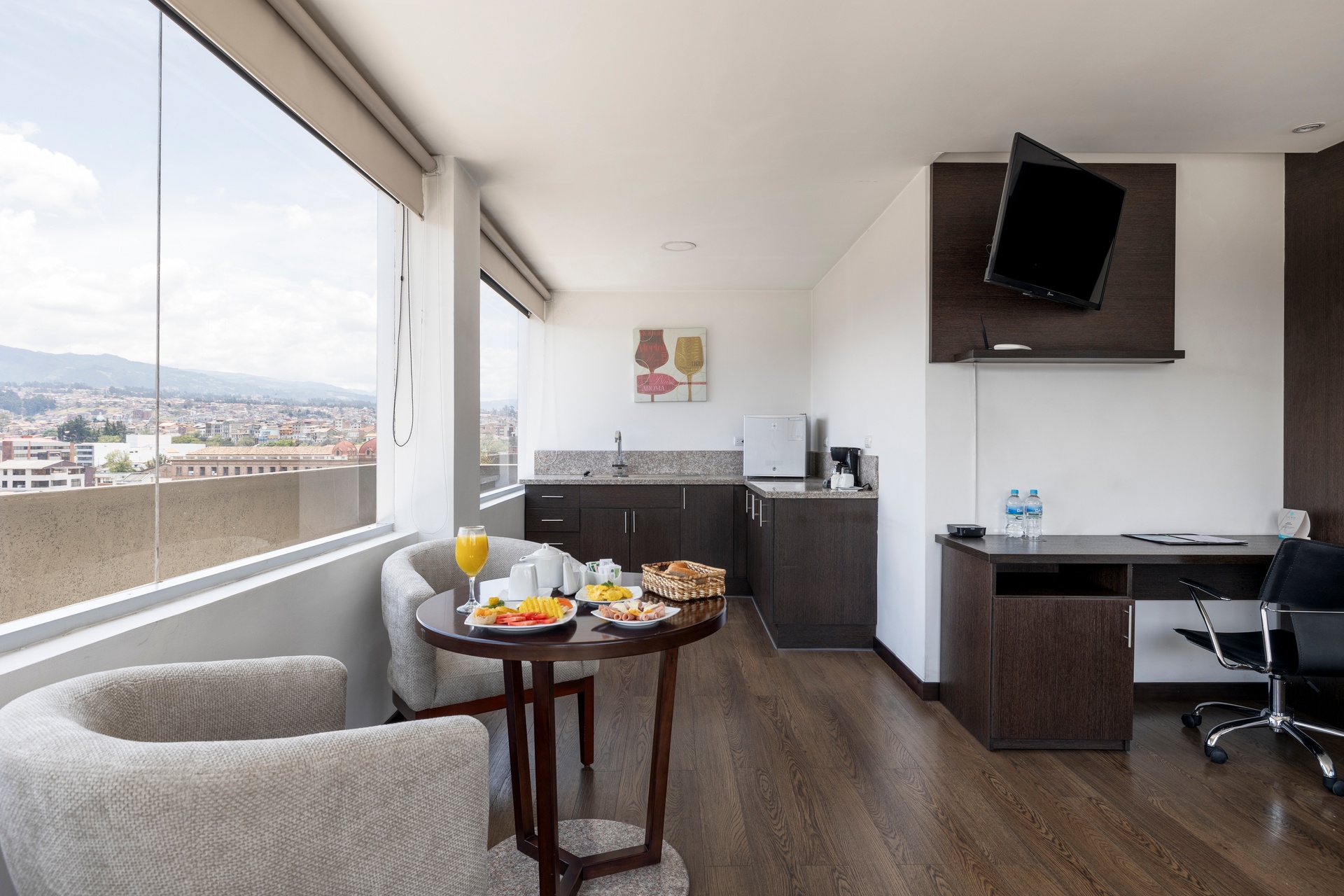 4-31 y Avenida Fray Vicente Solano Cuenca Azuay