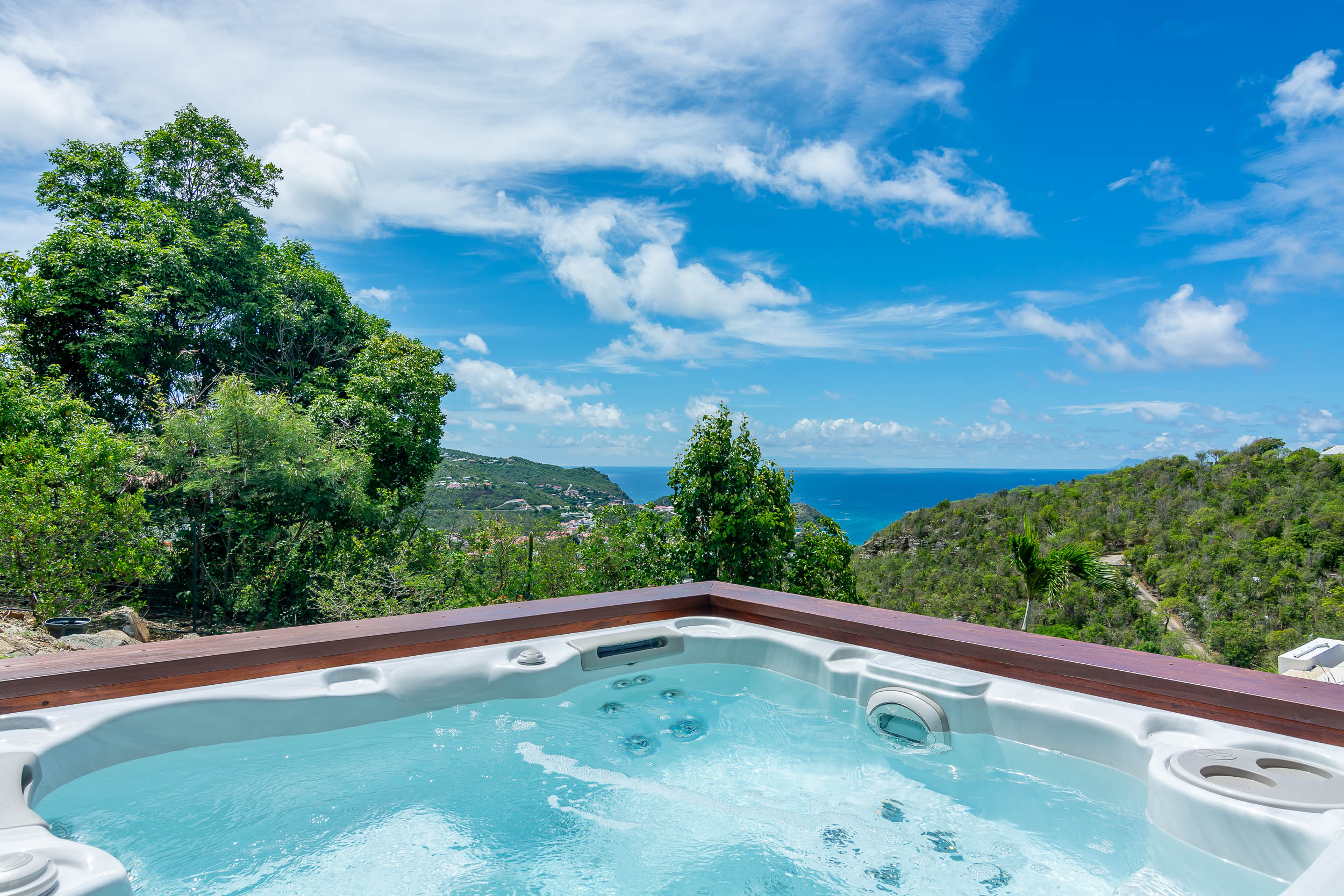 Villa Acropolis, BL Colombier 