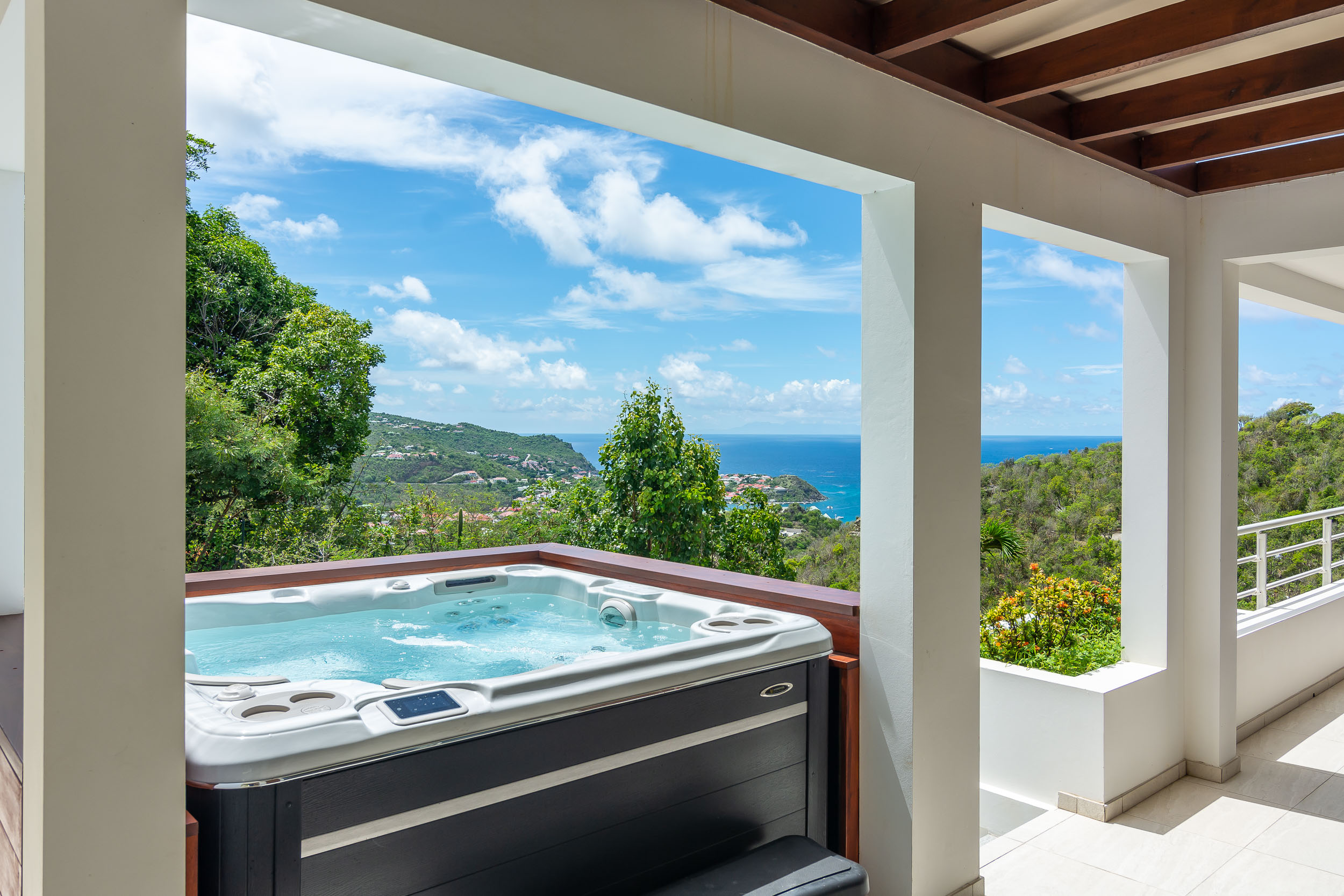Villa Acropolis, BL Colombier 