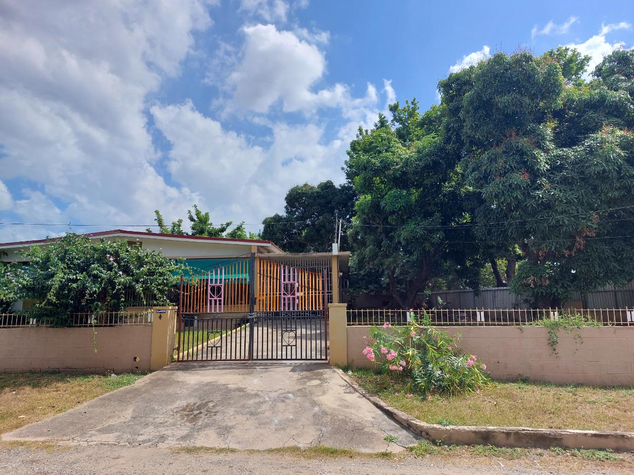 25JP+PWQ, Dupont Ave, Kingston, Jamaica Kingston St. Andrew Parish