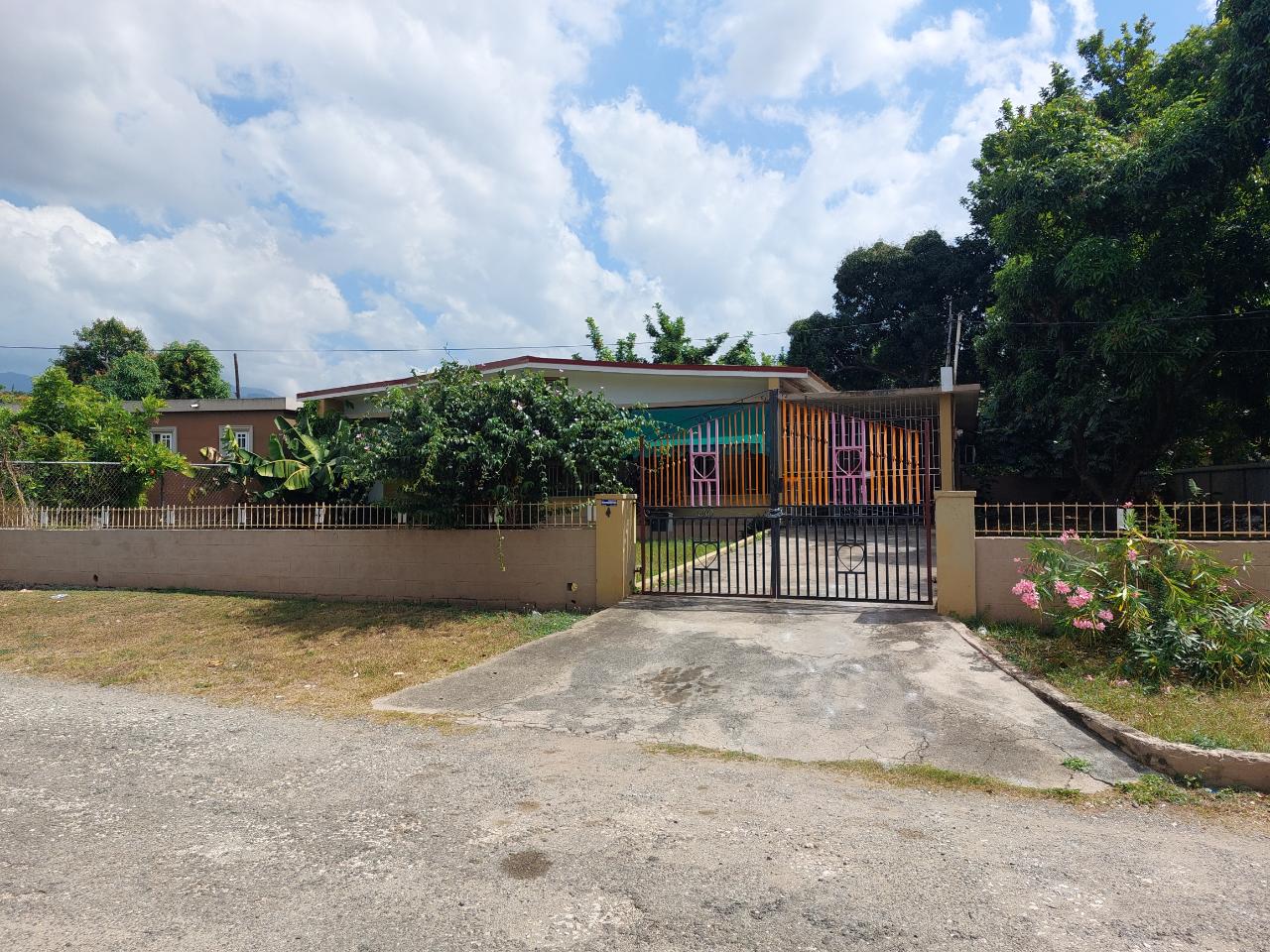 25JP+PWQ, Dupont Ave, Kingston, Jamaica Kingston St. Andrew Parish