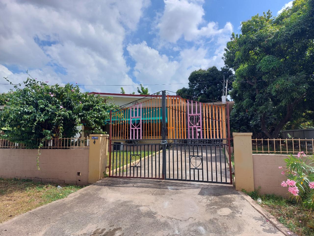 25JP+PWQ, Dupont Ave, Kingston, Jamaica Kingston St. Andrew Parish