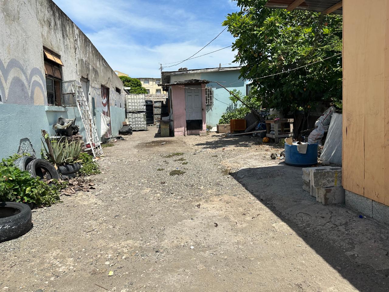 X5QJ+MXQ, Kingston, Jamaica Kingston St. Andrew Parish