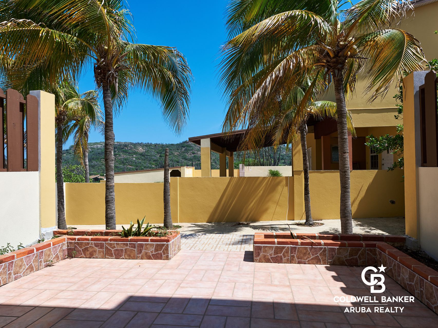 Maria Maai Santa Cruz 